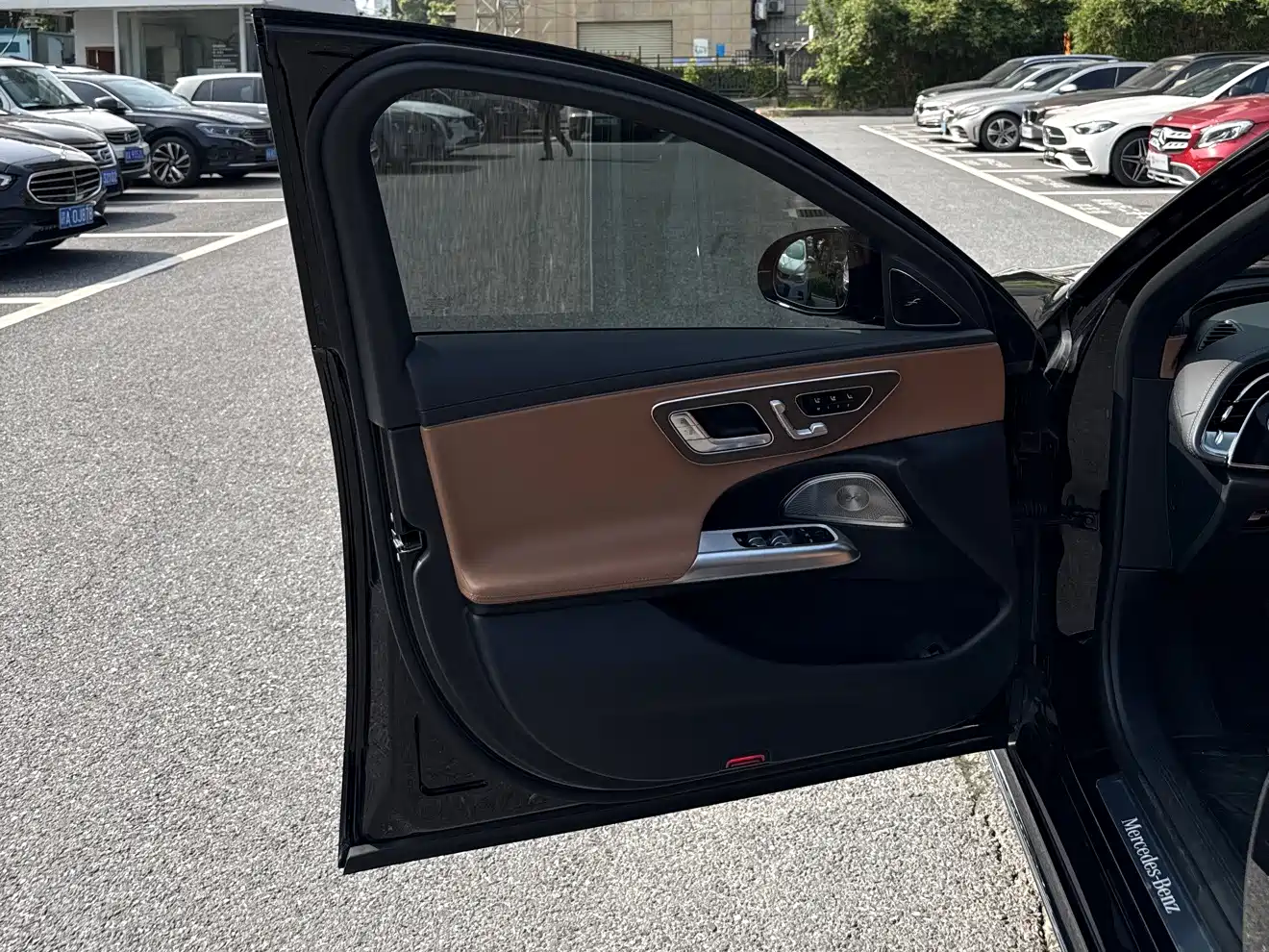 Mercedes-Benz E-Class 2025 E 300 L Luxury фото 8