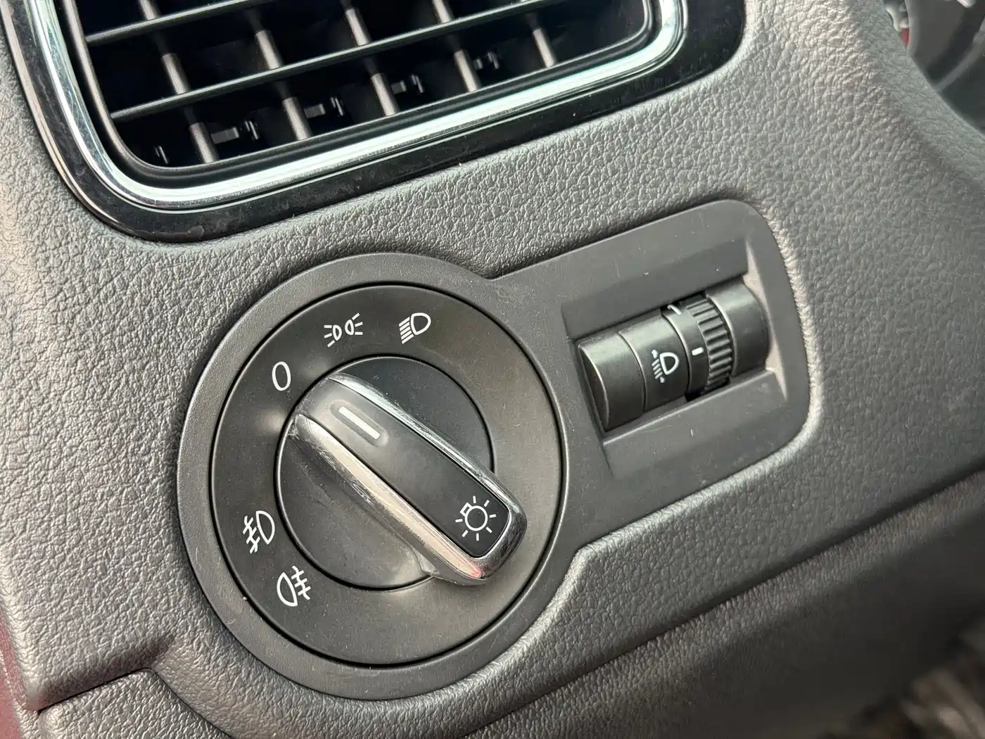Volkswagen Polo 2012 1.4TSI GTI фото 15