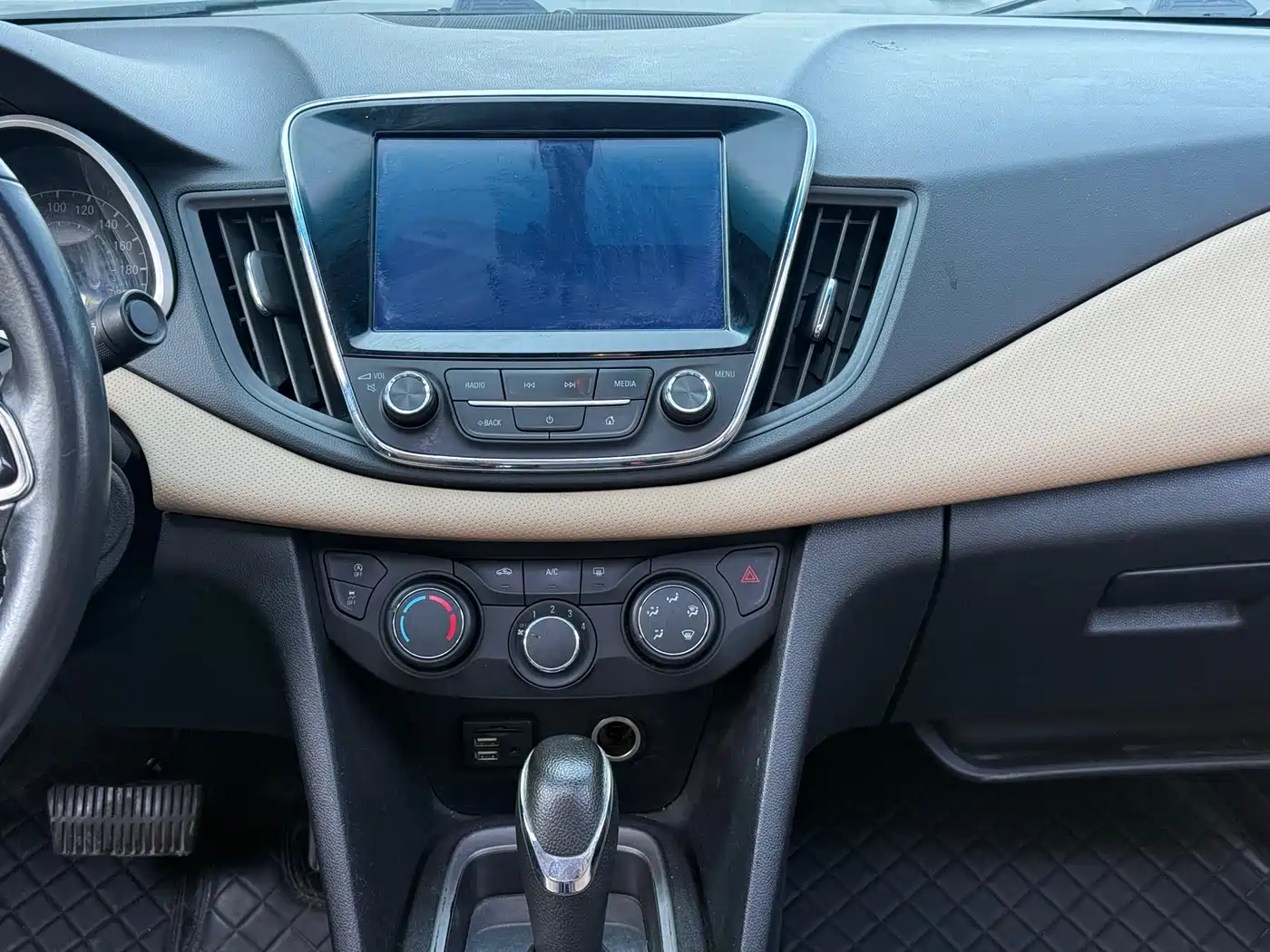 Chevrolet Monza 2020 320 Auto Comfort Edition фото 12