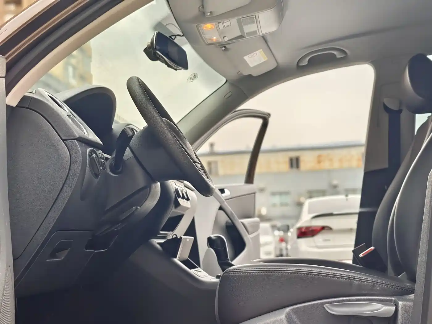 Volkswagen Tiguan 2015 1.8TSI Automatic 2WD Trendline фото 10