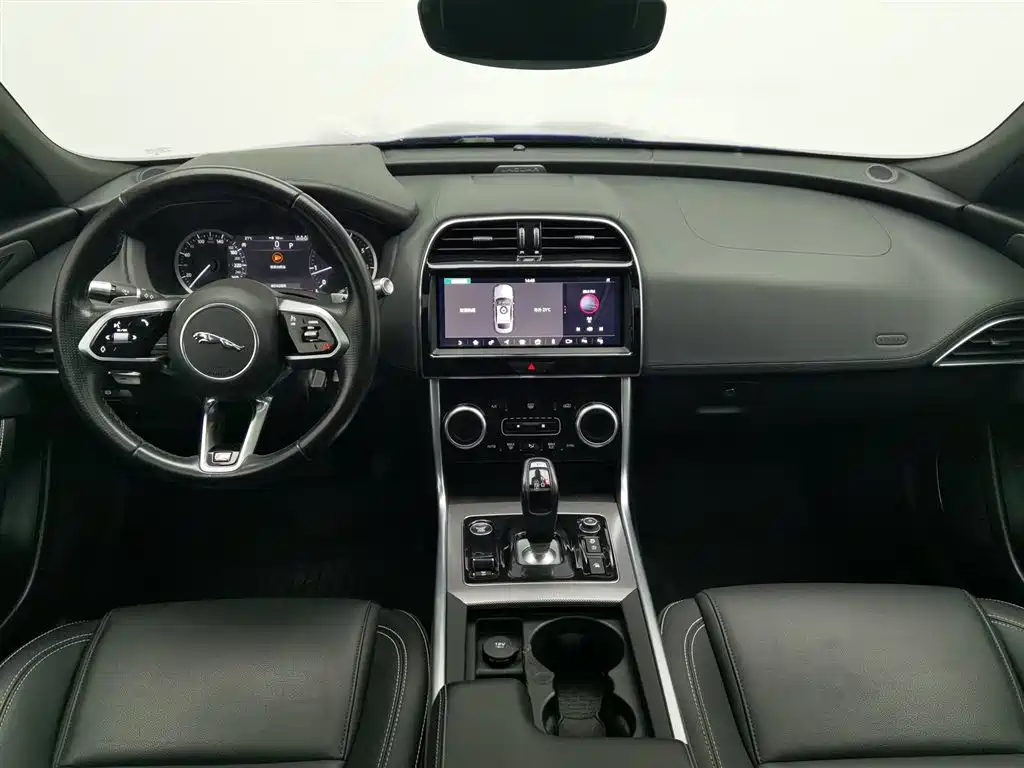 Jaguar XEL 2020 2.0T 200PS R-DYNAMIC S Progressive Sport Edition фото 5