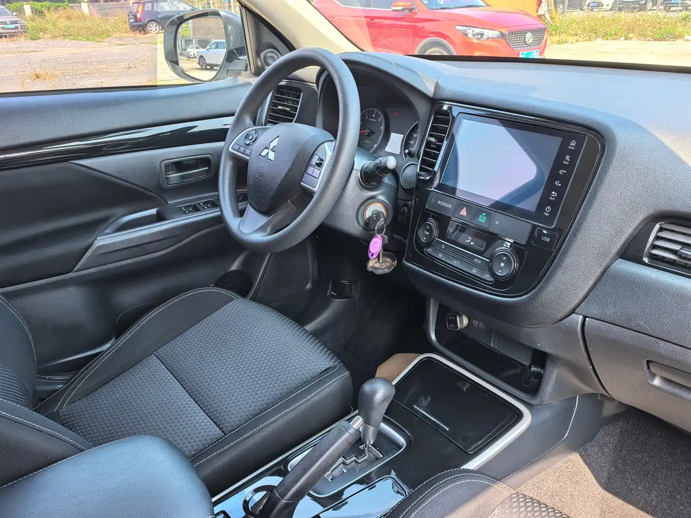 MITSUBISHI OUTLANDER