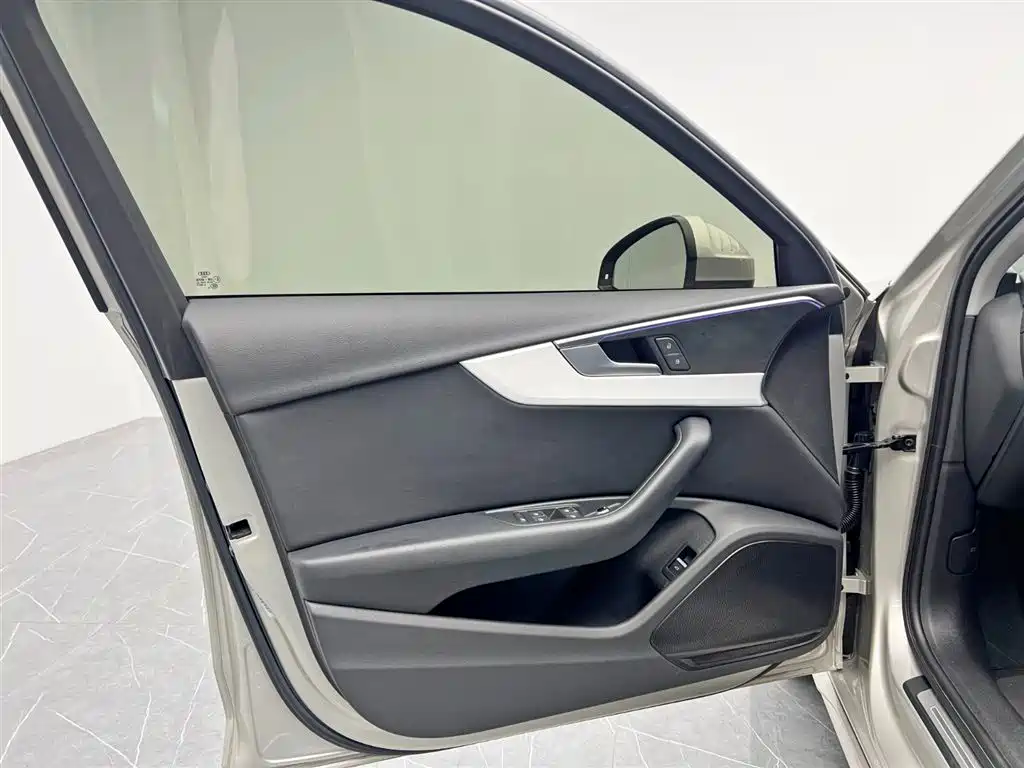 Audi A4L 2020 40 TFSI Fashion Dynamic Edition фото 12