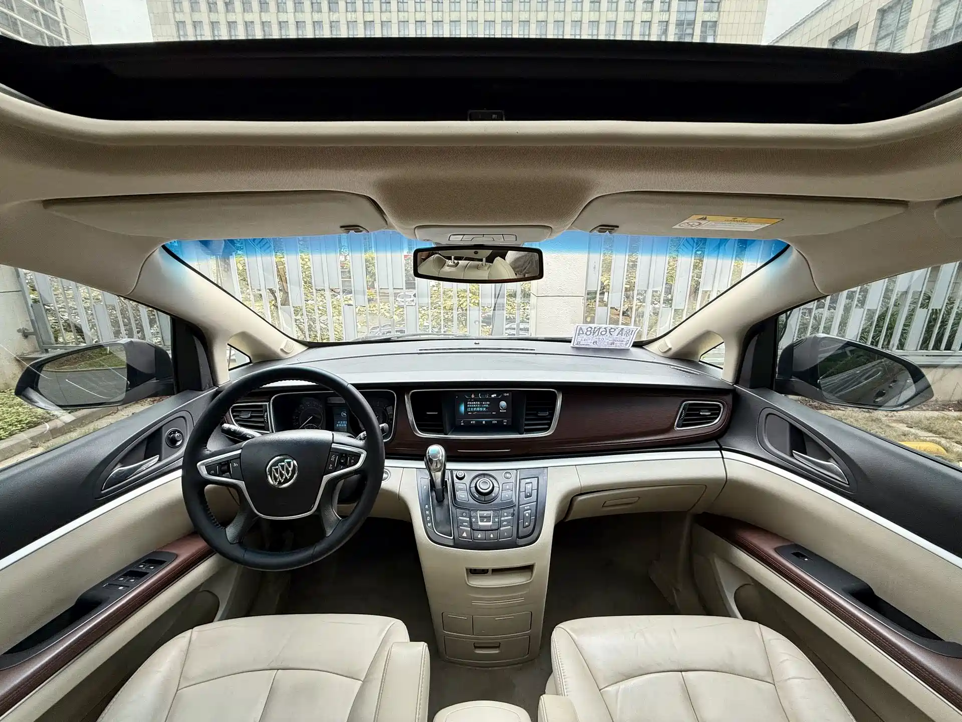 Фото 14 - Buick GL8