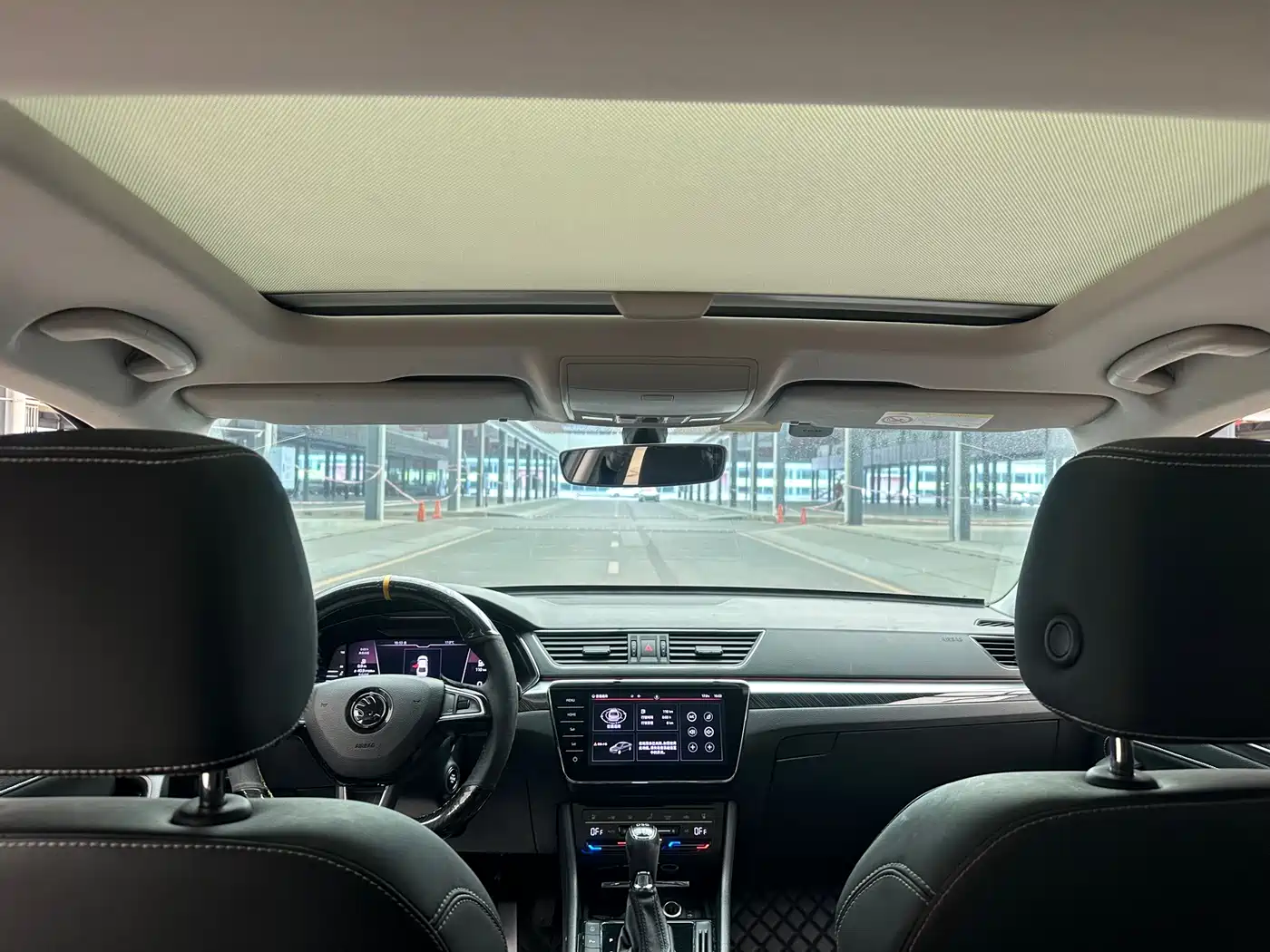 Škoda Superb 2022 TSI330 DSG Luxury Edition фото 10