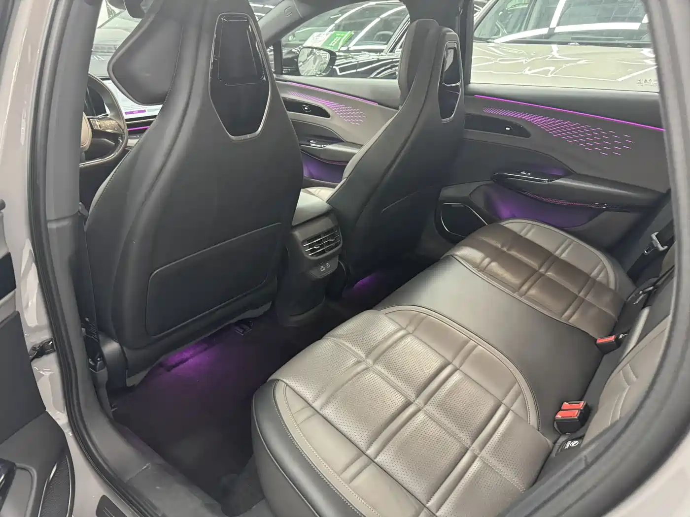 Hongqi EH7 2024 Model 820 Pro фото 8