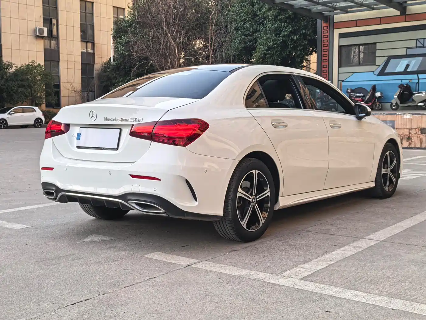 Mercedes-Benz A-Class 2024 A 200 L Fashion Edition фото 13