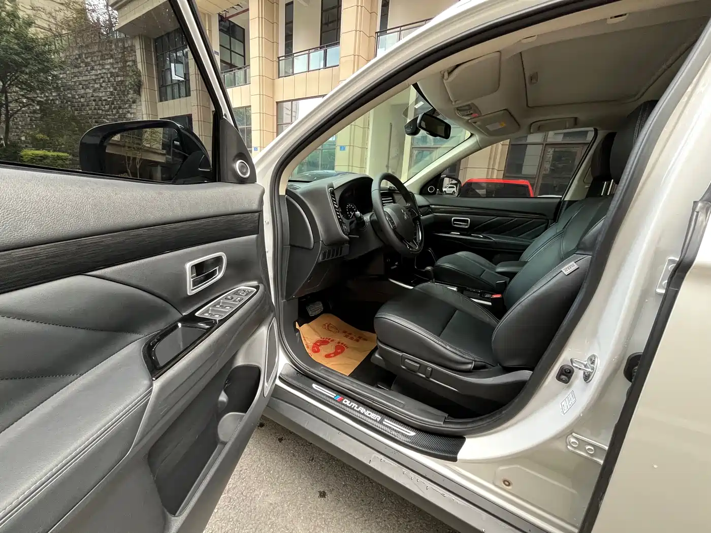 Mitsubishi Outlander 2019 2.0L 2WD Enjoy 5-Seater China VI фото 8
