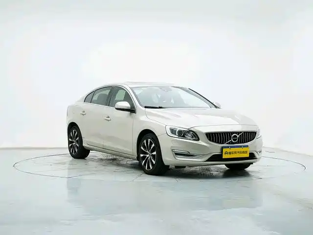 Фото 3 - Volvo S60