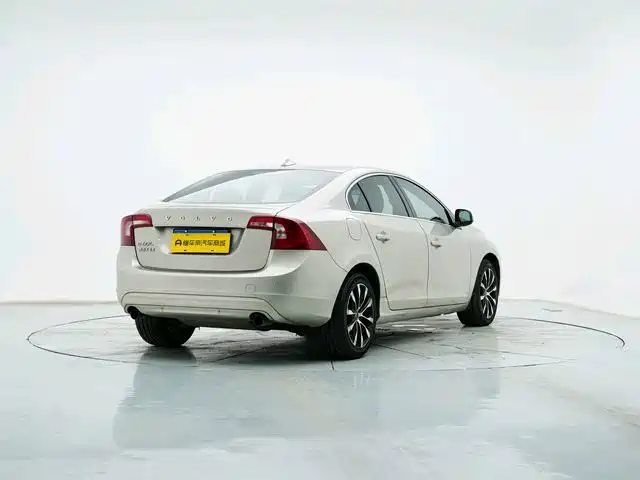 Фото 5 - Volvo S60