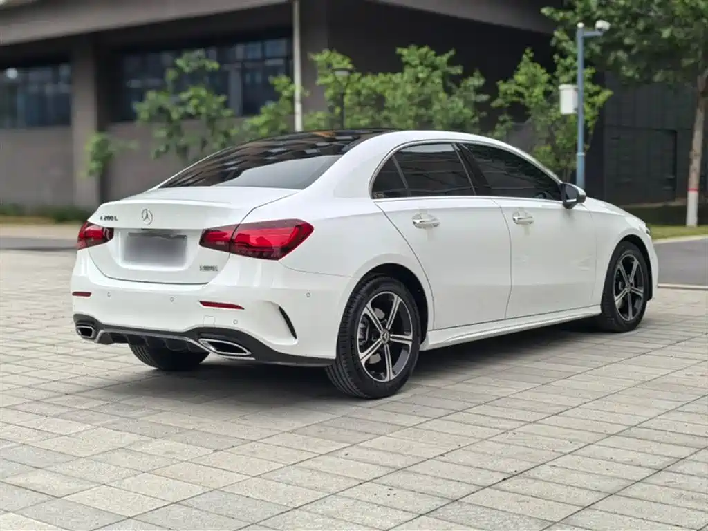 Mercedes-Benz A-Class 2023 A 200 L Fashion фото 10