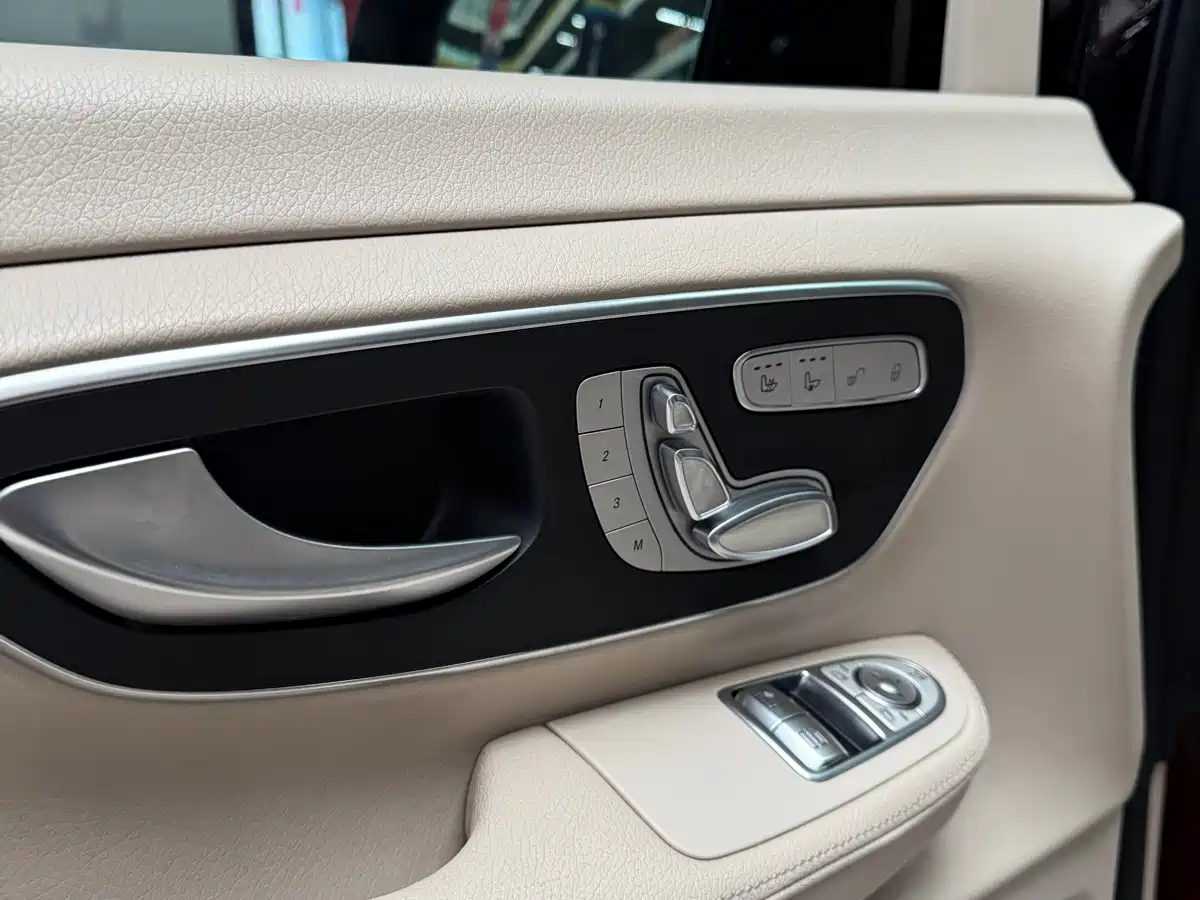 MERCEDES-BENZ V CLASS