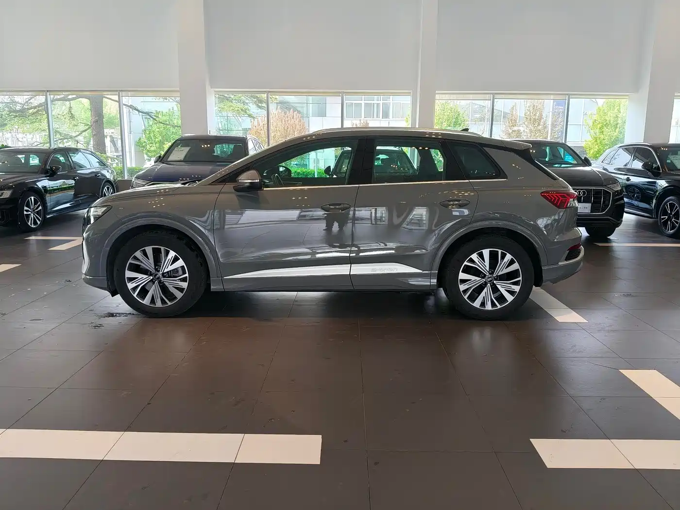 Audi Q4 e-tron 2025 2024 40 e-tron Pioneer Edition