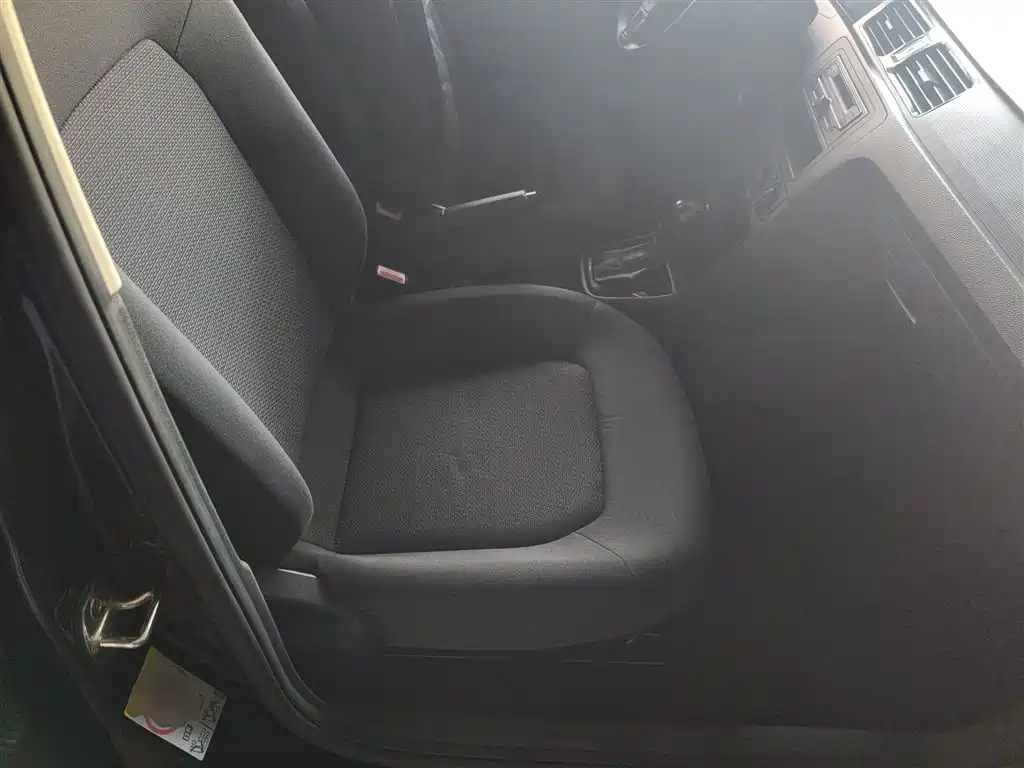 Volkswagen Santana 2015 1.6L Automatic Trend Edition фото 25