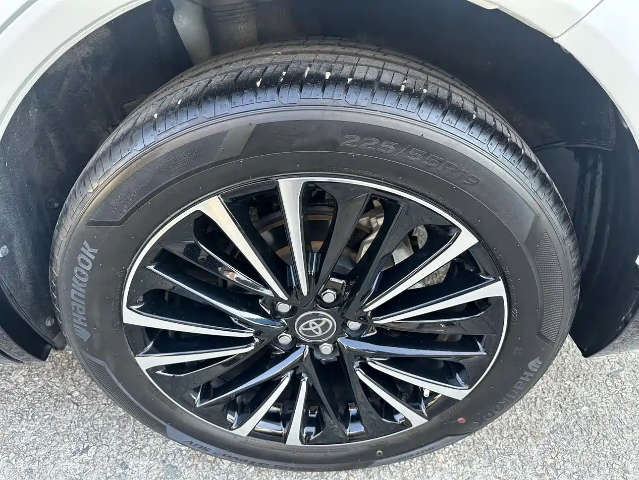 Toyota Venza 2023 2.0L CVT FWD Premium фото 4