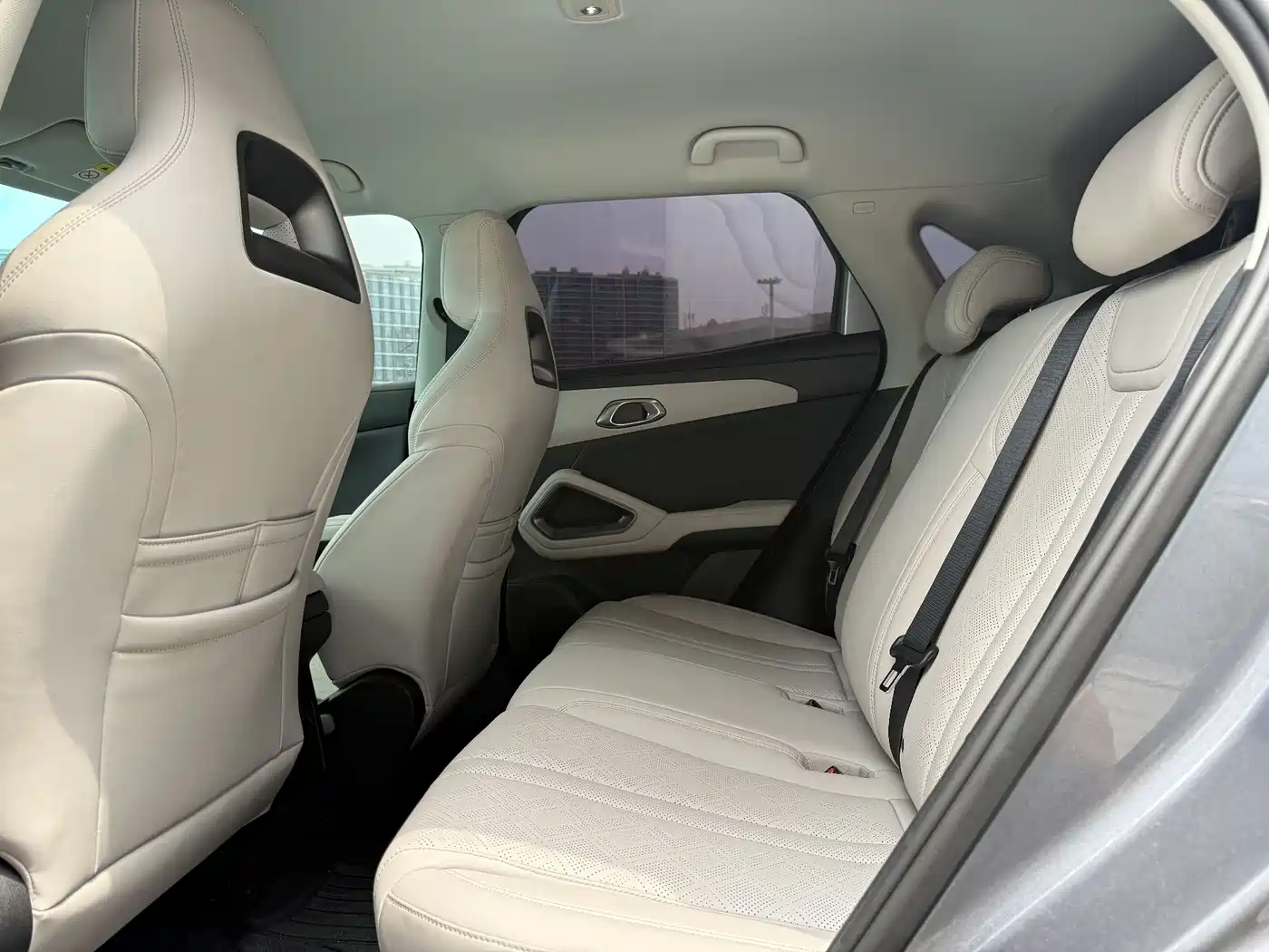 BYD Yuan UP 2024 401KM Leading Edition фото 18