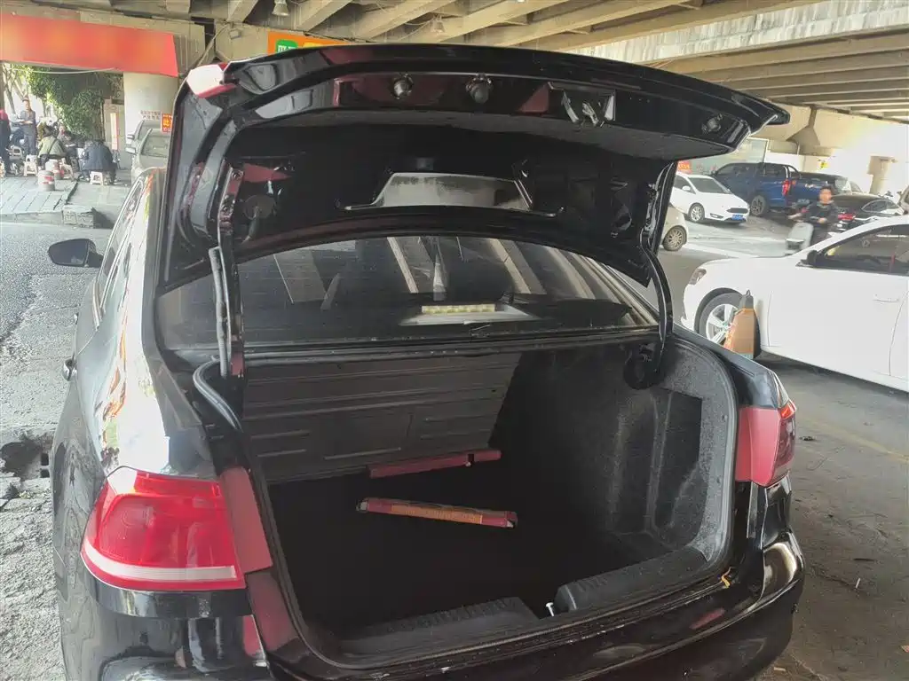 Volkswagen Santana 2015 1.6L Automatic Trend Edition фото 19