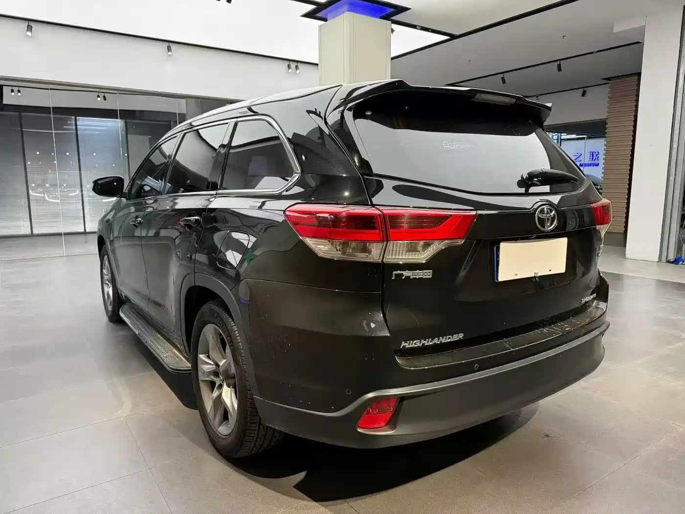 TOYOTA HIGHLANDER