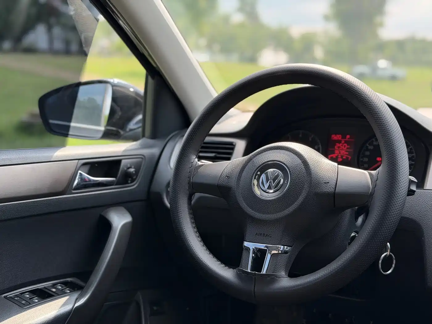 Volkswagen Santana 2016 1.6L Automatic Comfort Edition фото 11