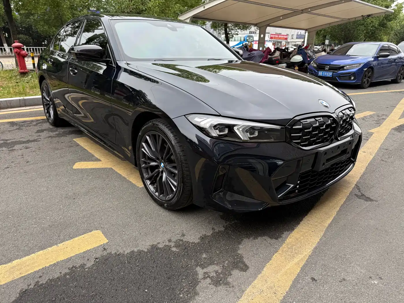 BMW 3 Series 2023 325i M Sport Black Night Package фото 4