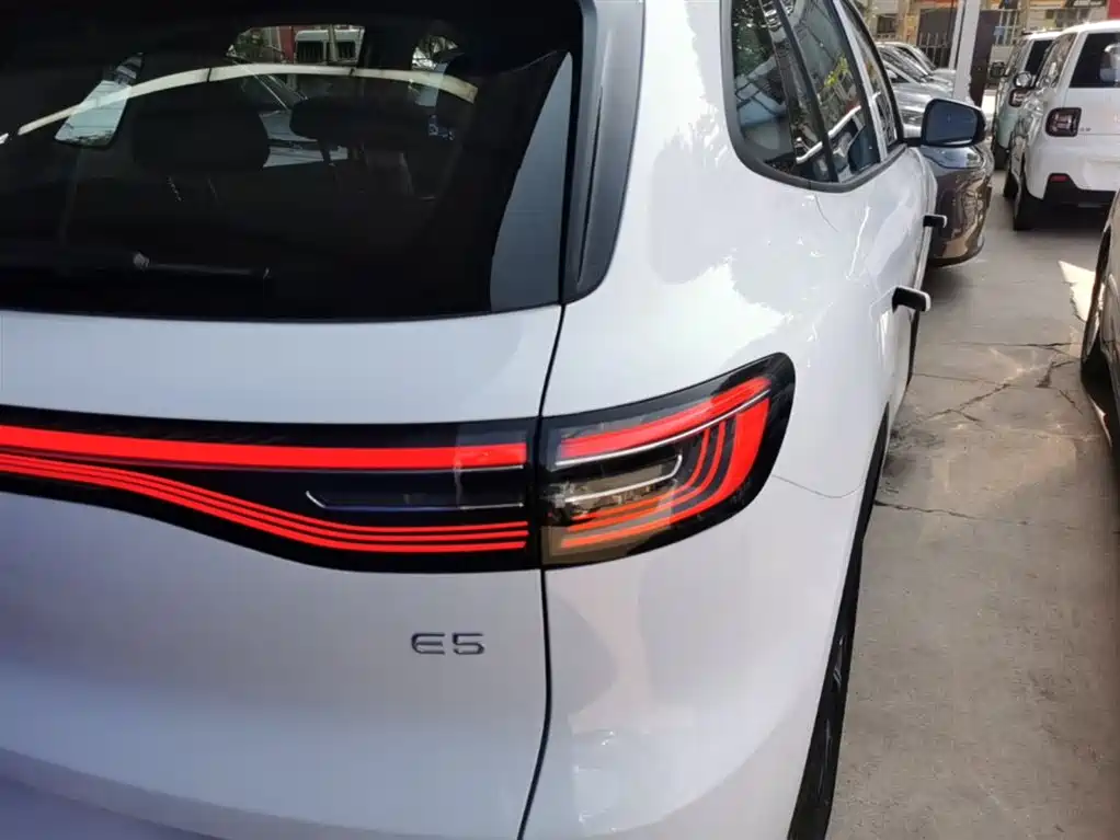 Geely Galaxy Galaxy E5 2026 530km Voyager Edition фото 8