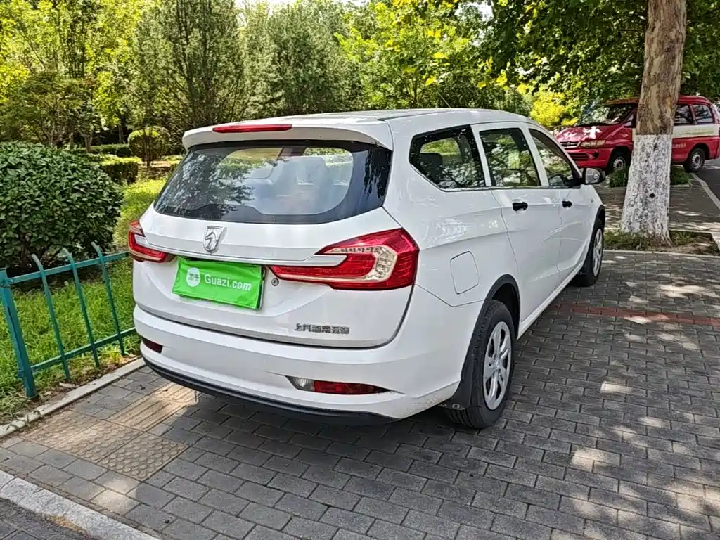Baojun 310W 2017 2017 1.2L Manual Value Edition (China V)