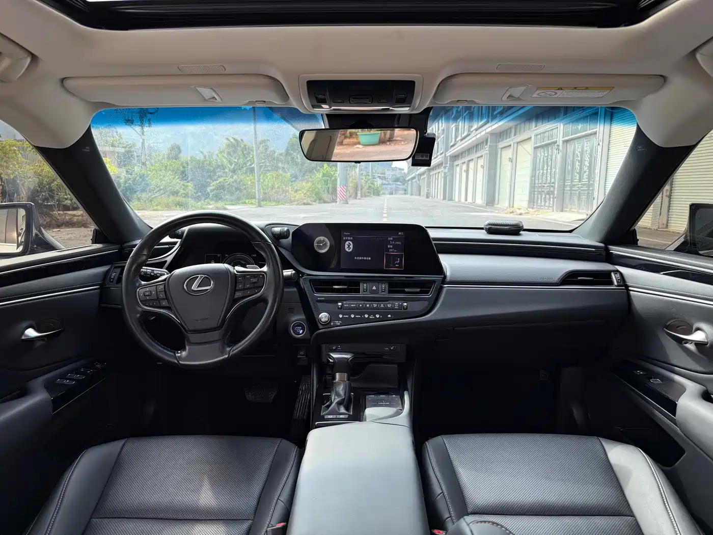 Lexus ES 2018 300h Excellence Edition China V фото 6