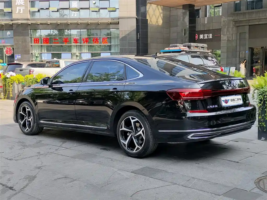 Volkswagen Passat 2025 Outstanding 380TSI Starlight Dragon Soaring Edition фото 4