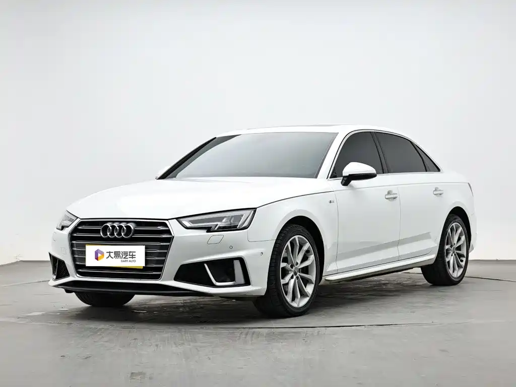 Photo 1 - Audi A4L