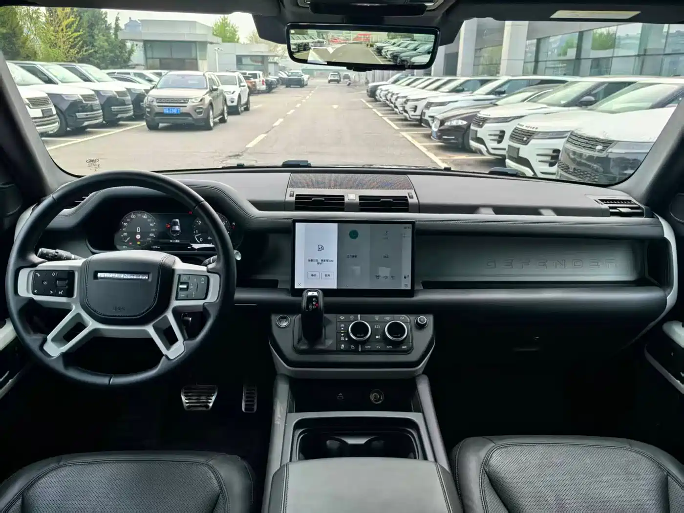 Land Rover Defender 2025 110 3.0T P400 X фото 8