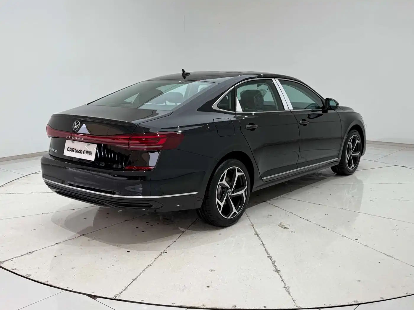 Volkswagen Passat 2026 Outstanding Edition 330TSI Starlight Elite Version фото 8