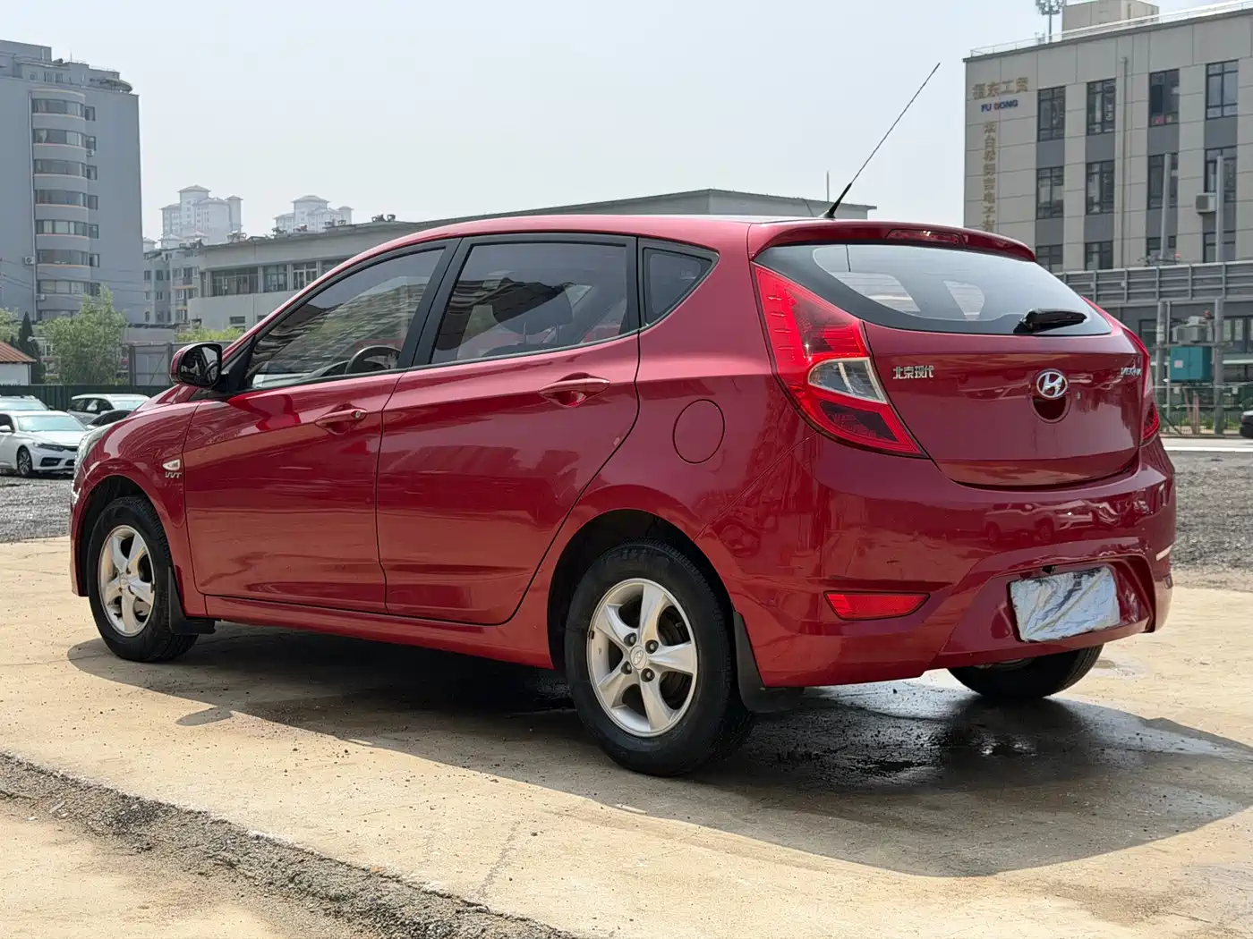 Hyundai Reina 2014 Model 1.4L Automatic GLX фото 3