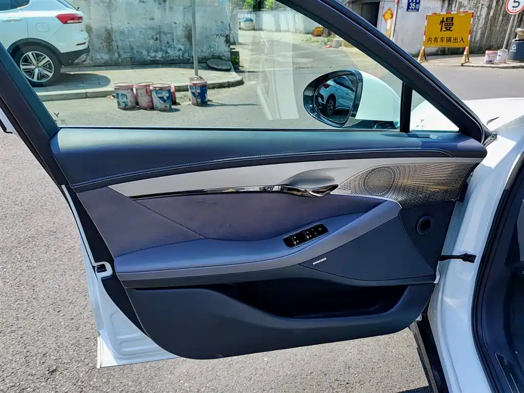 Voyah Auto VOYAH Zhuiguang 2024 PHEV AWD Ultra Long Range Flagship фото 6