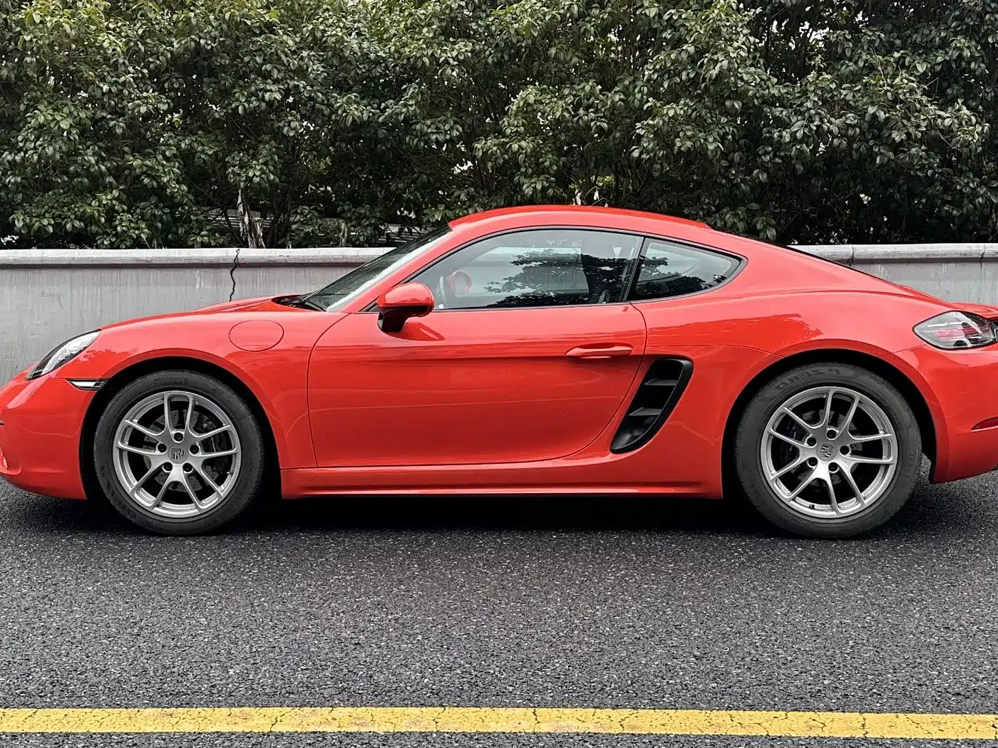 PORSCHE 718