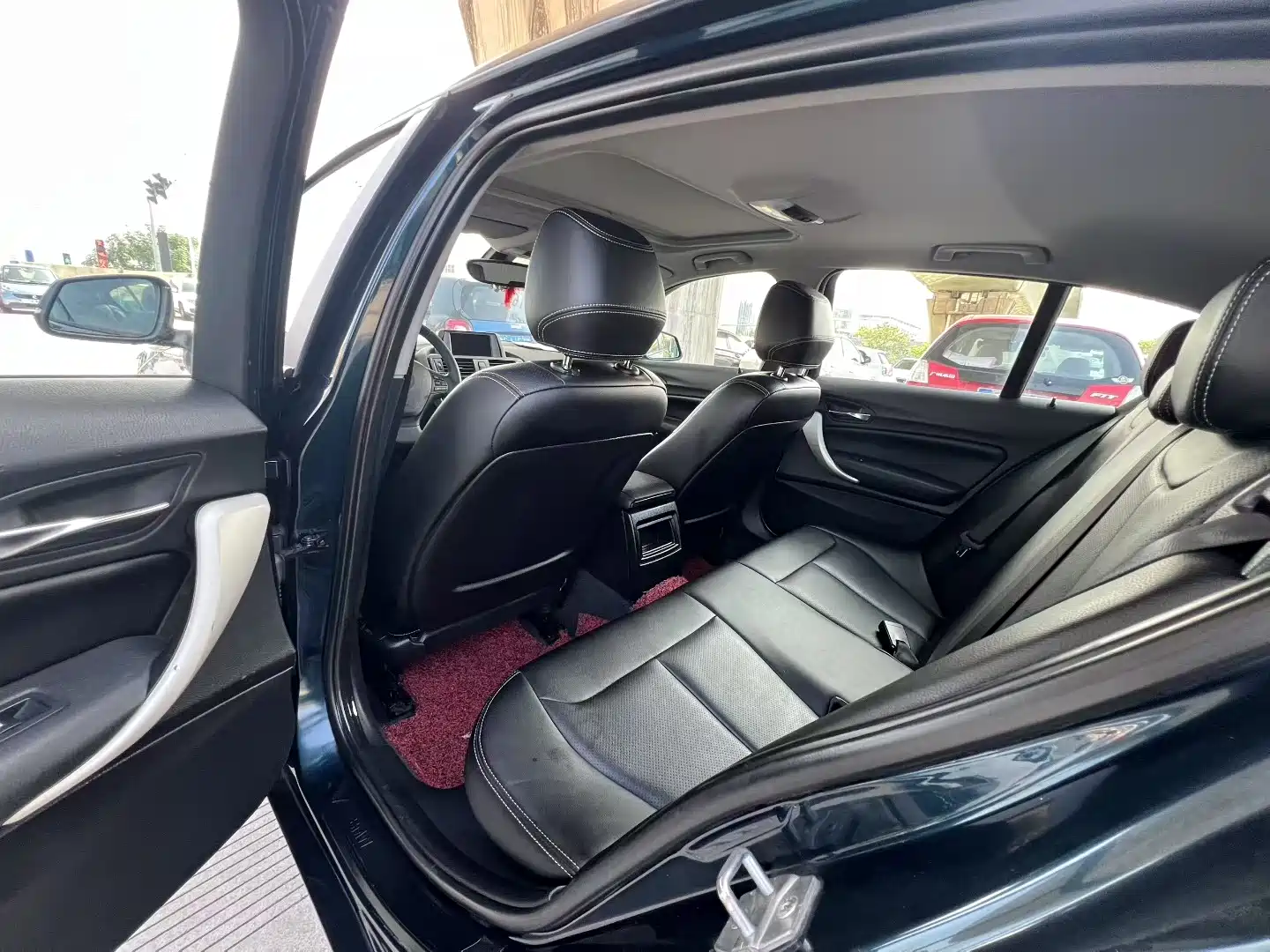 Photo 4 - BMW 1 Series (Import)
