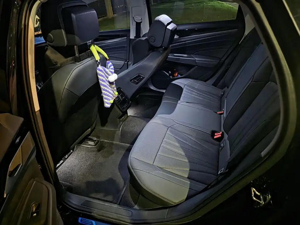 Photo 12 - Volkswagen Passat