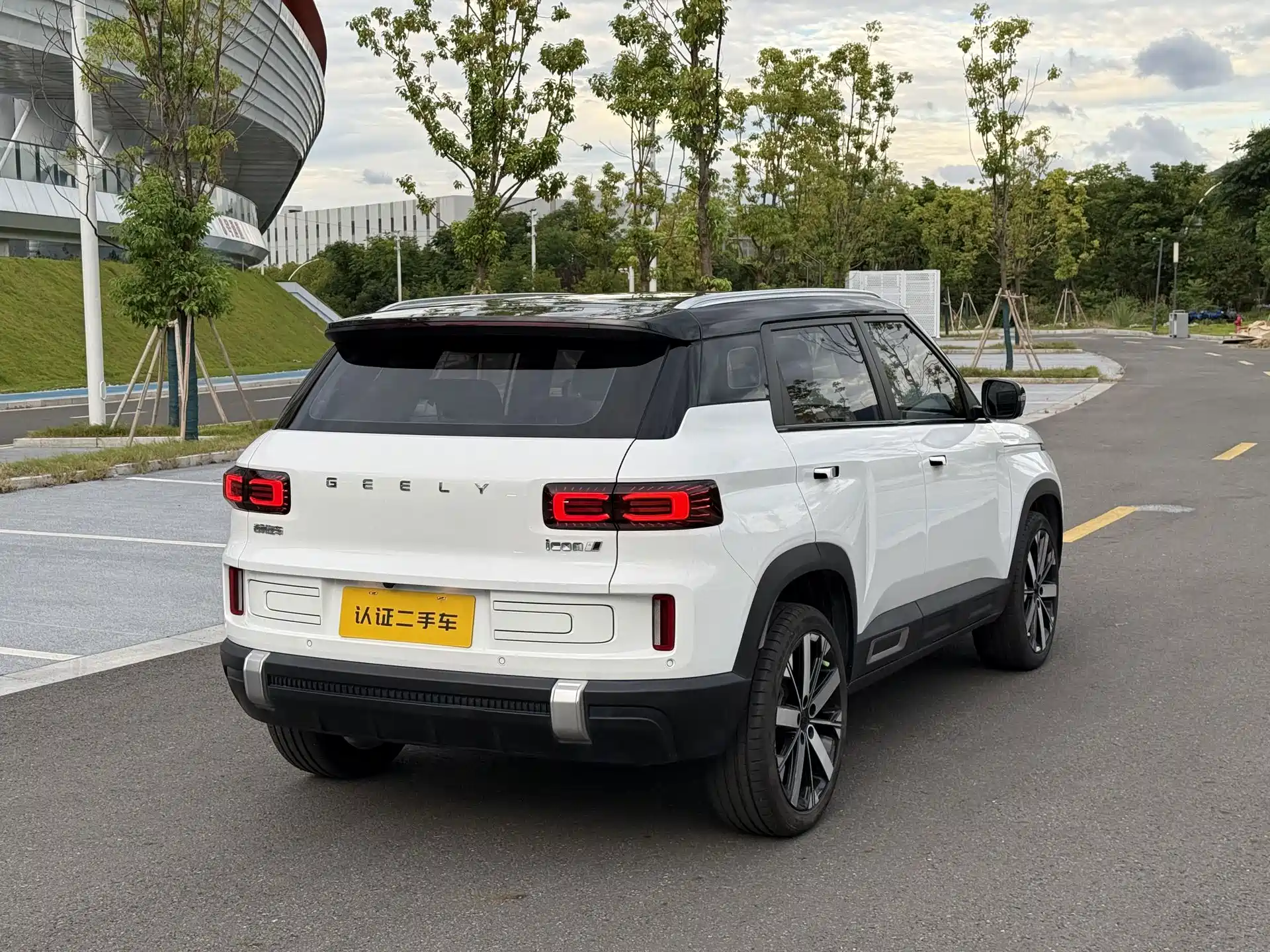 Фото 16 - Geely ICON