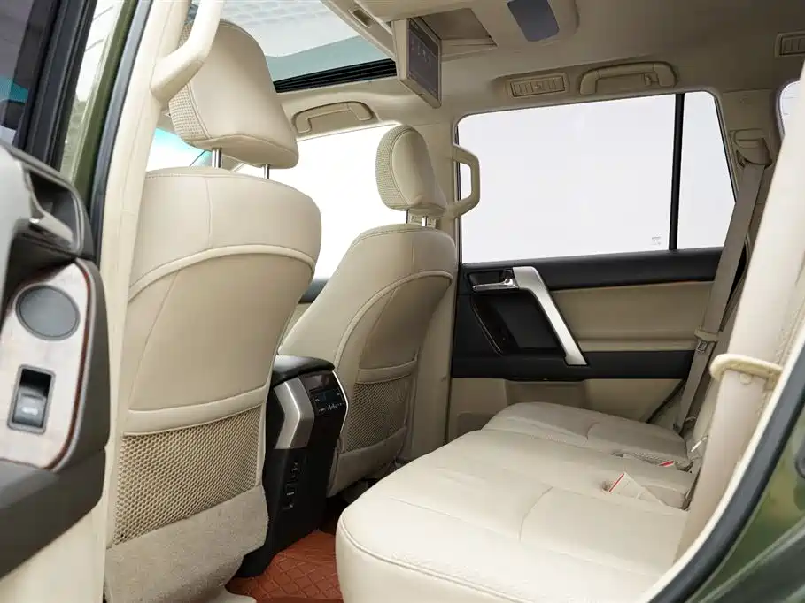 Toyota Prado 2010 4.0L Automatic VX NAVI фото 9