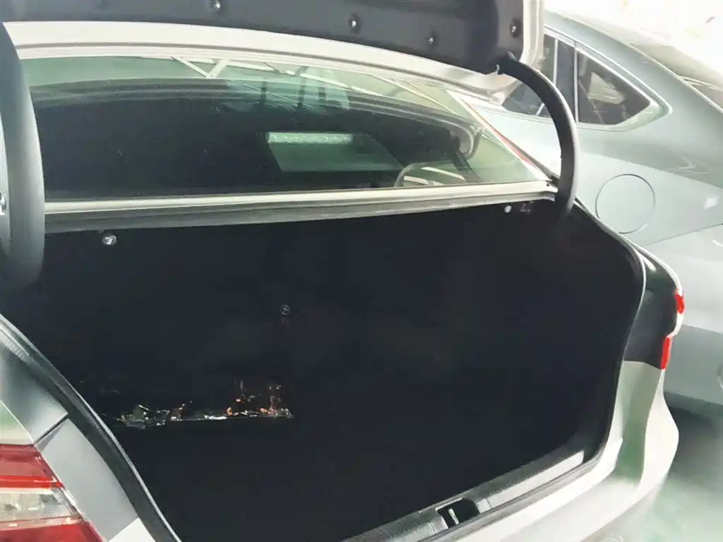 Toyota Camry 2021 2.5G Luxury Edition фото 18