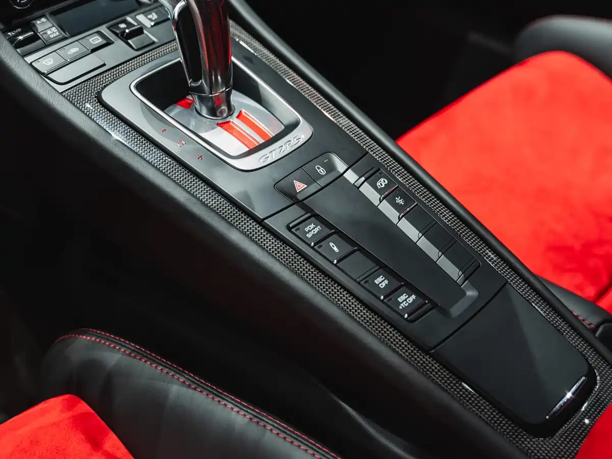 Porsche 911 2018 GT2 RS 3.8T фото 24