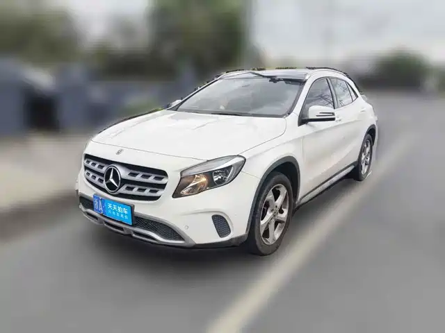 Mercedes-Benz GLA 2018 GLA 200 Dynamic — фото 1