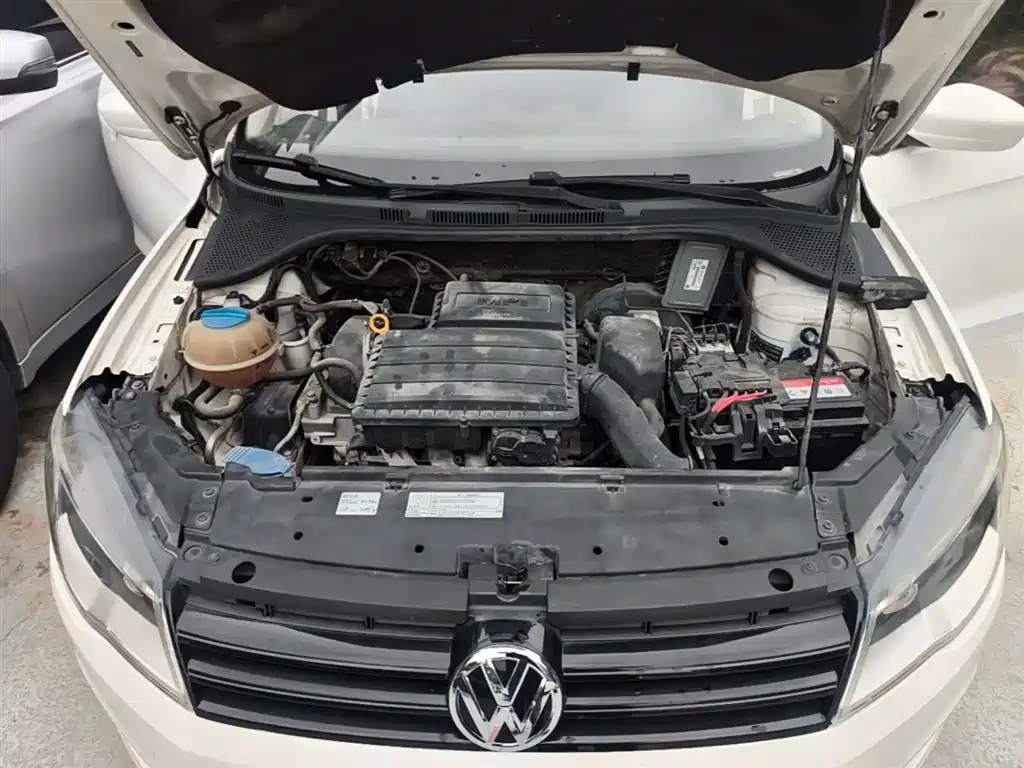 Volkswagen Jetta 2015 Value Edition 1.6L Manual Fashion фото 16