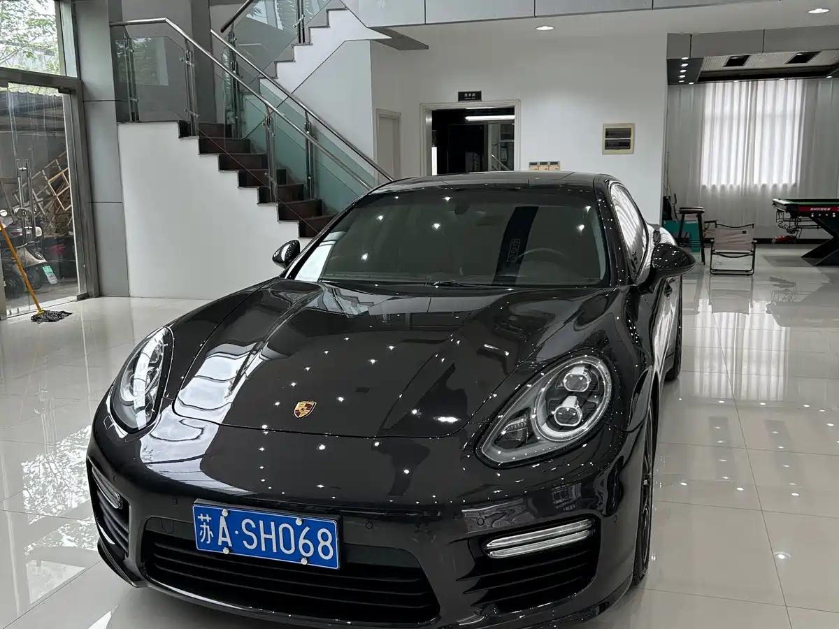 Porsche Panamera 2012 Panamera GTS 4.8L