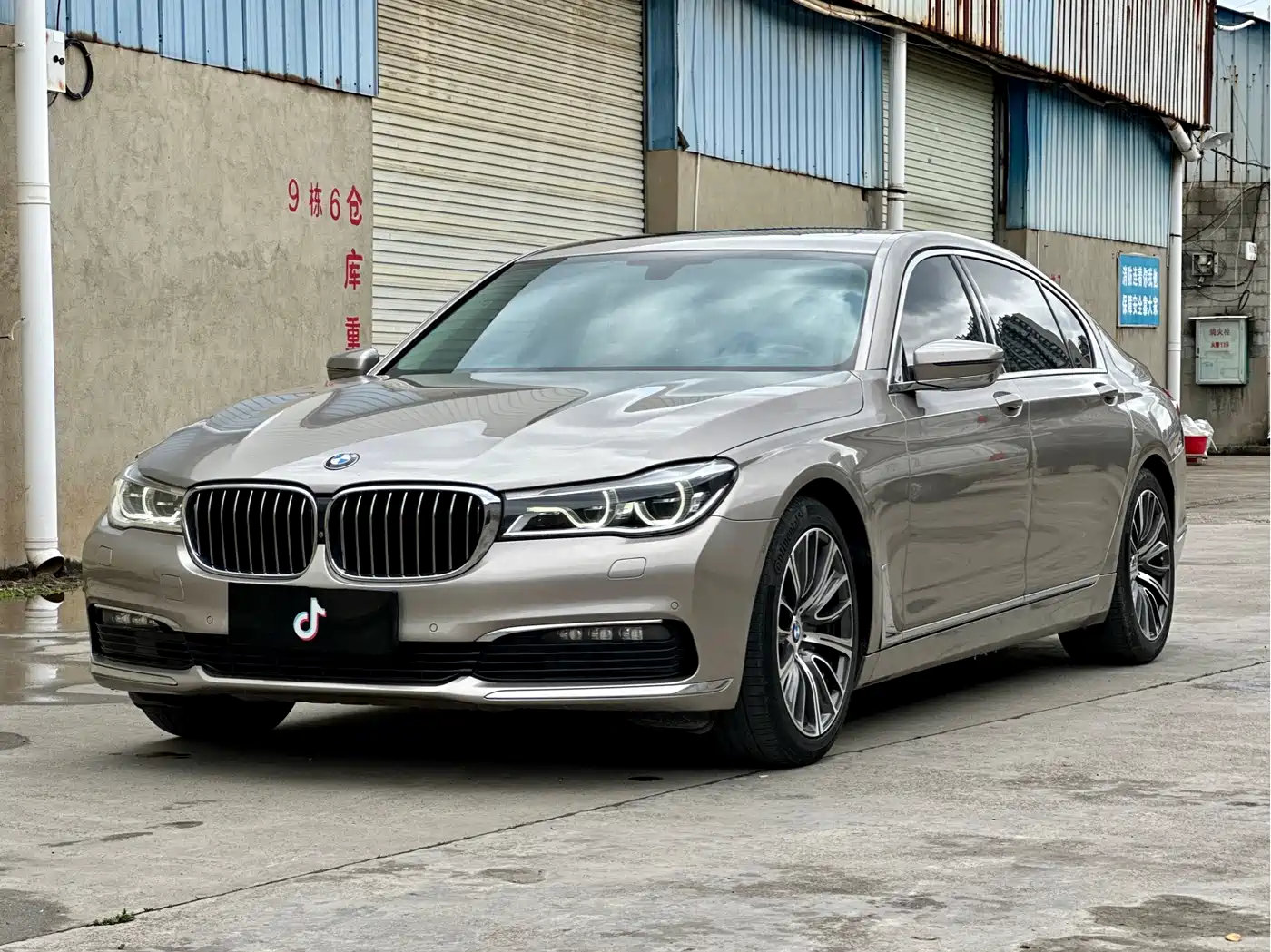 BMW 7 Series 2016 730Li Luxury