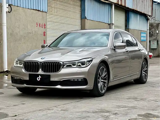 BMW 7 SERIES