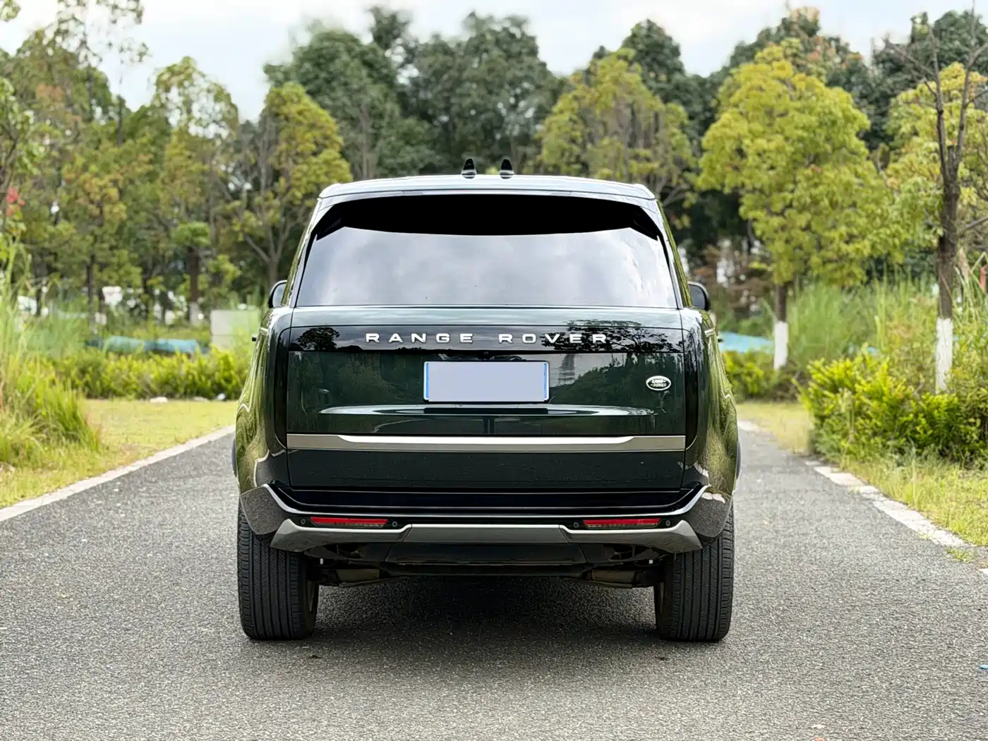Land Rover Range Rover 2025 2024 3.0 L6 400PS Golden Age Extended 7-Seater