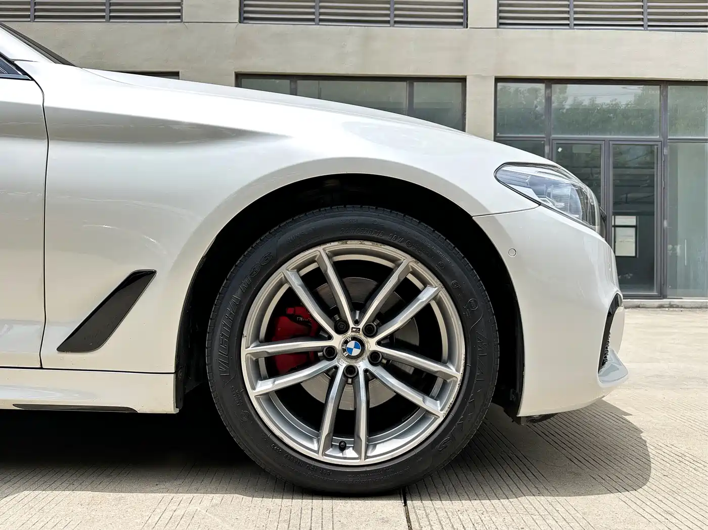 BMW 5 Series 2018 525Li M Sport Package фото 10