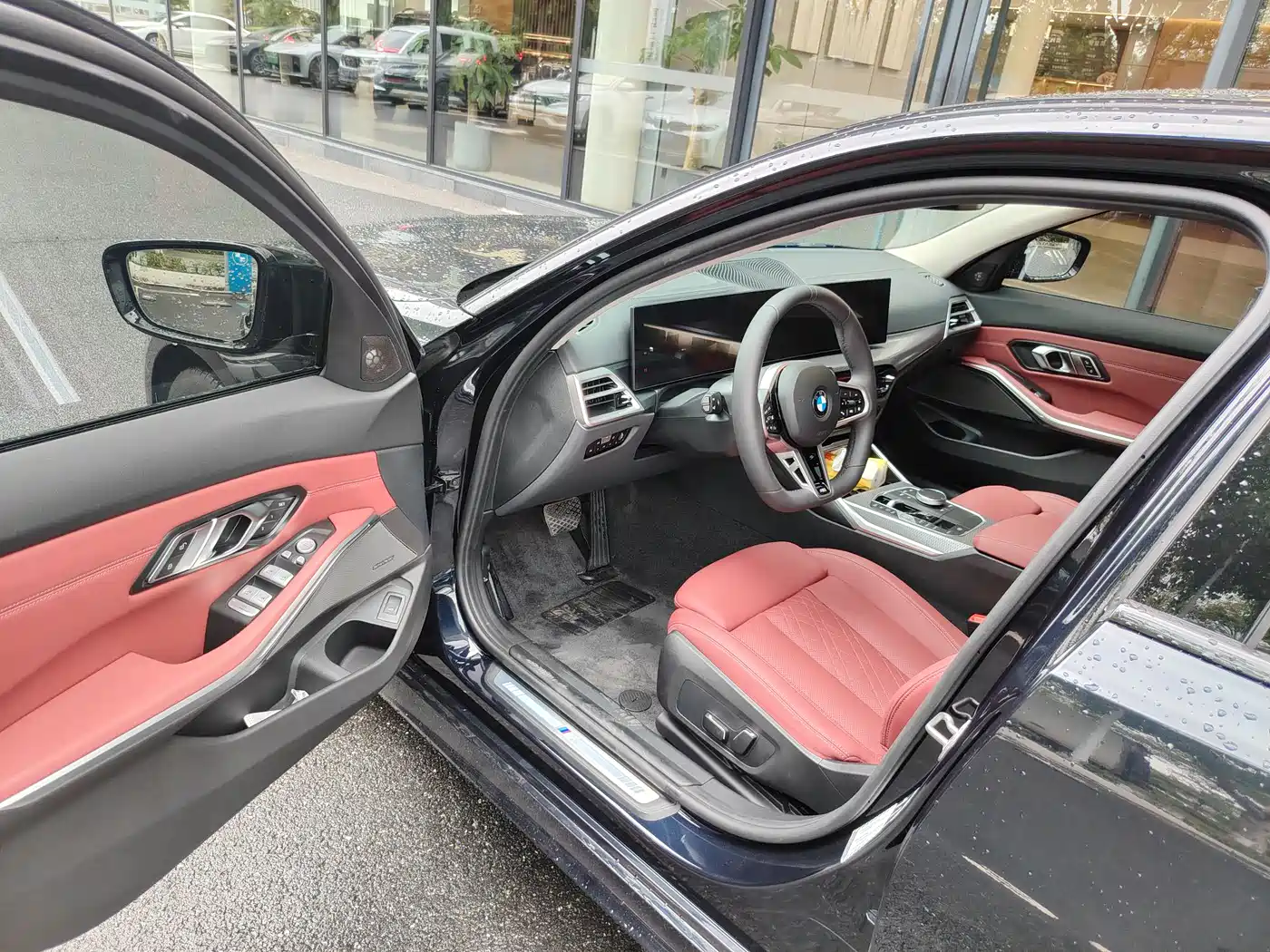 BMW 3 Series 2025 330Li M Sport Night Edition фото 10