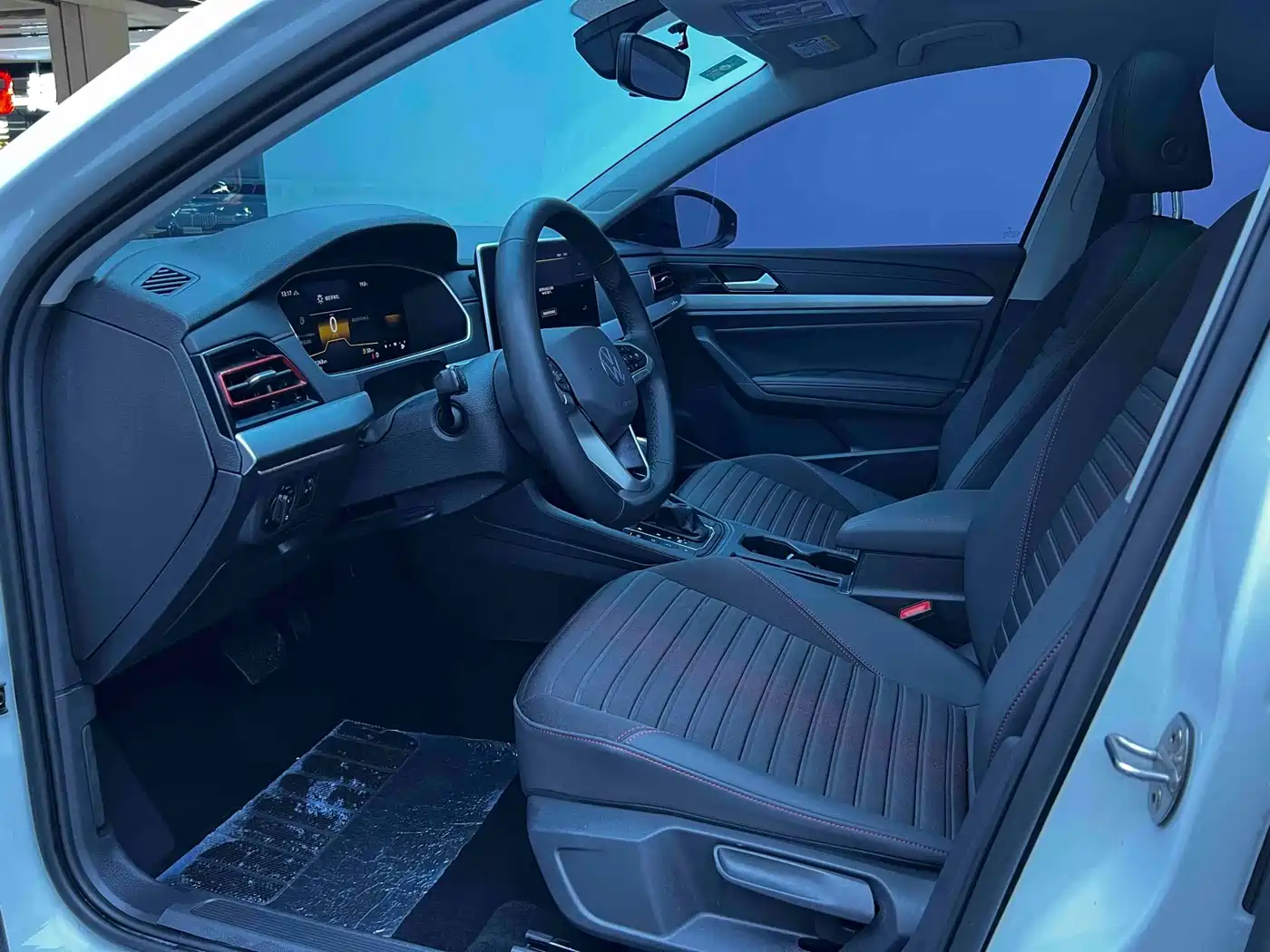 Volkswagen Lavida 2023 280TSI DSG Starlight Comfort Edition фото 4