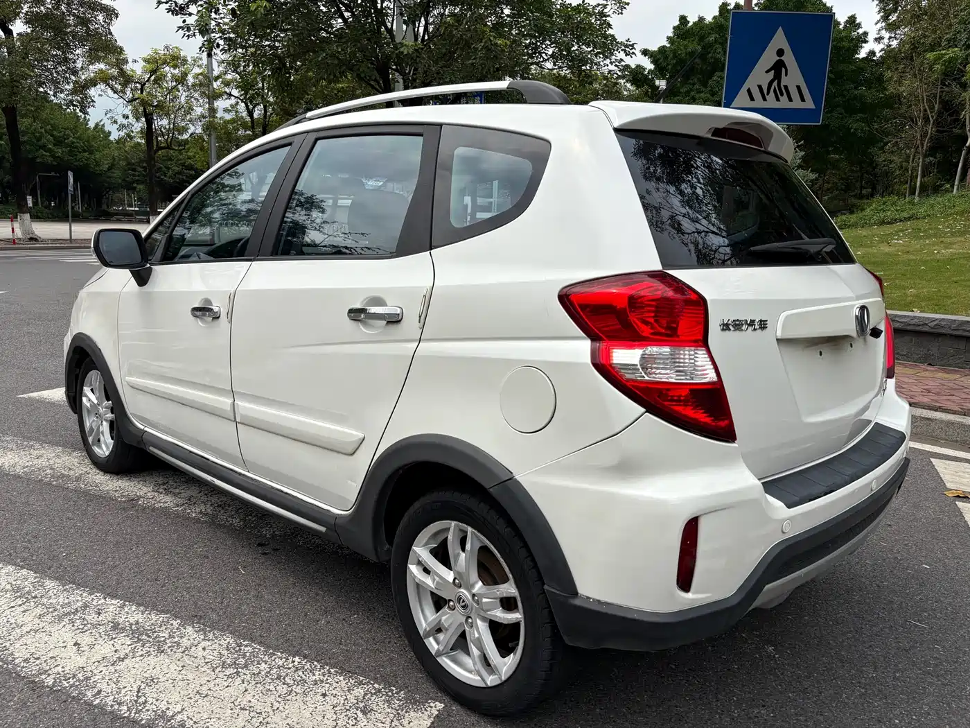 Changan CX20 2015 2014 1.4L IMT Sunroof Navigation Edition (China V)